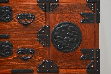 中古 秋田県 川連漆器伝統工芸 無垢材 がんこ箪笥(定価 約40万円)