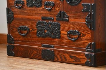 中古 秋田県 川連漆器伝統工芸 無垢材 がんこ箪笥(定価 約40万円)