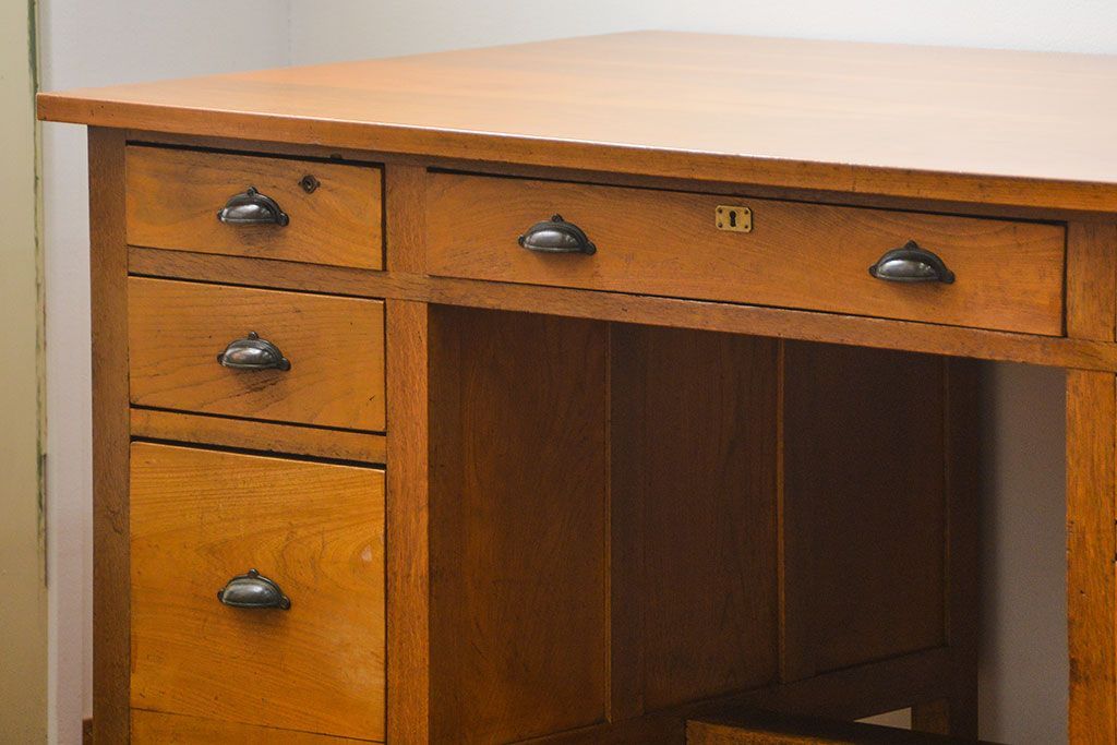 レトロ家具　昭和レトロ シンプルで使いやすいアンティーク両袖机(デスク)