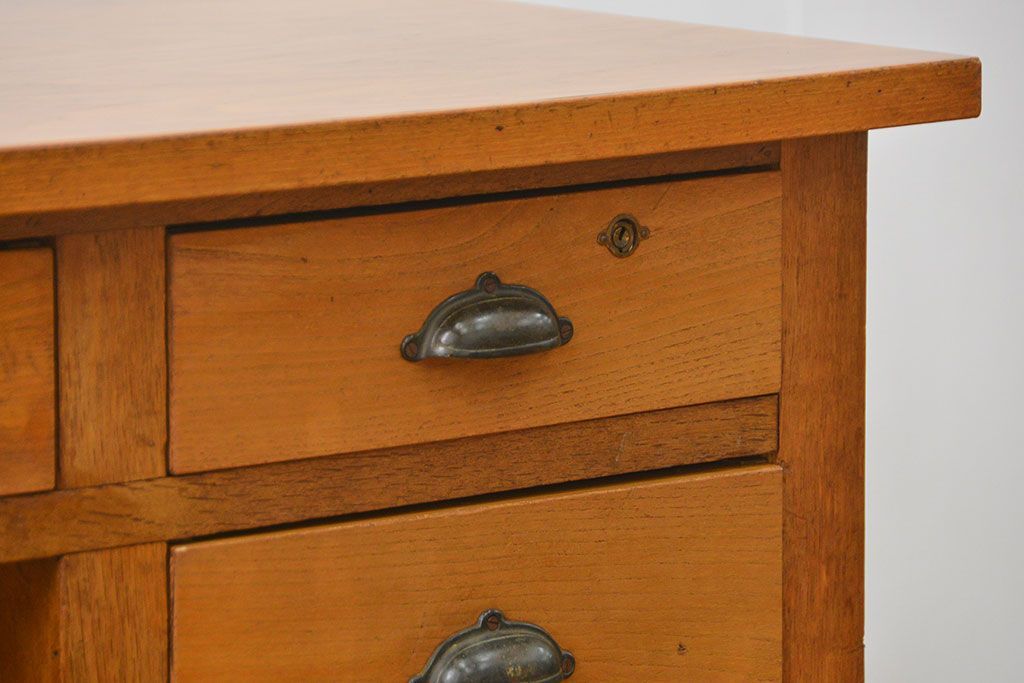 レトロ家具　昭和レトロ シンプルで使いやすいアンティーク両袖机(デスク)