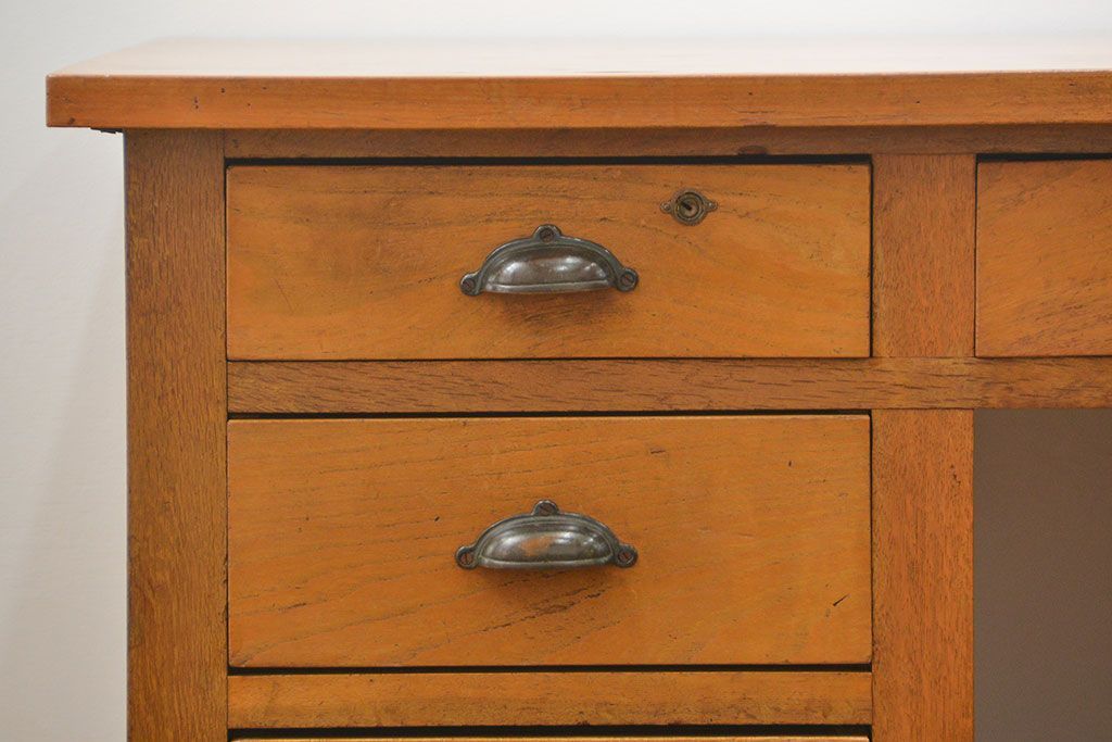 レトロ家具　昭和レトロ シンプルで使いやすいアンティーク両袖机(デスク)