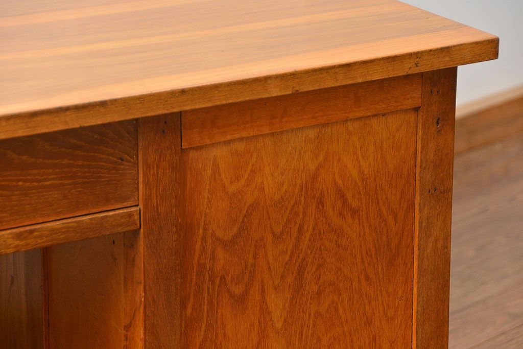 レトロ家具　昭和レトロ シンプルで使いやすいアンティーク両袖机(デスク)