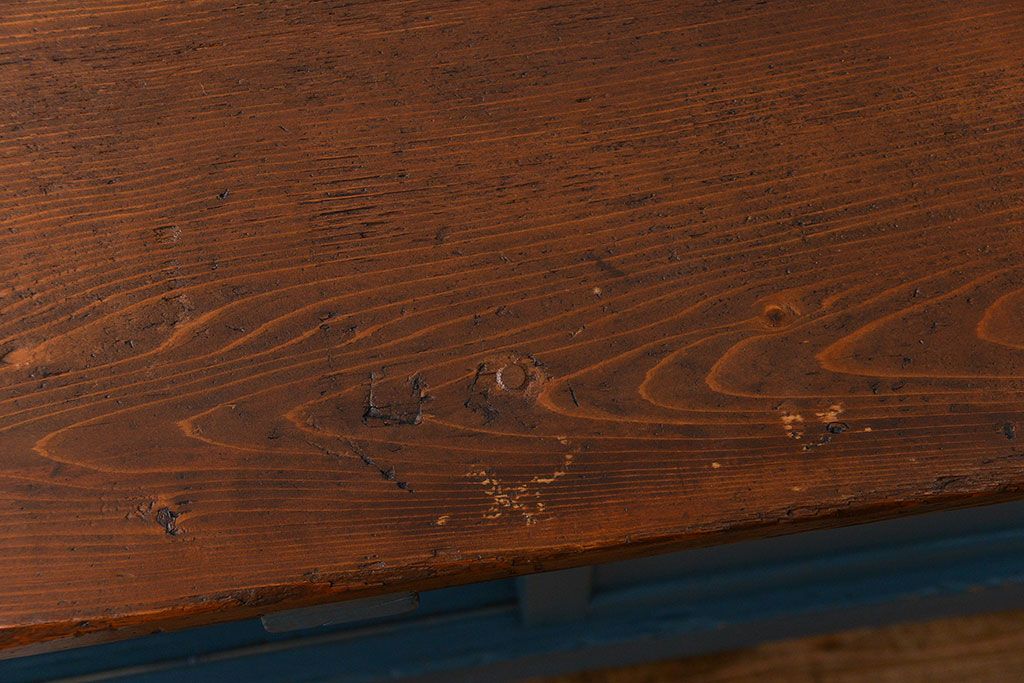 アンティーク家具　アンティークペイント　古い木の大きな作業台(テーブル、陳列台)