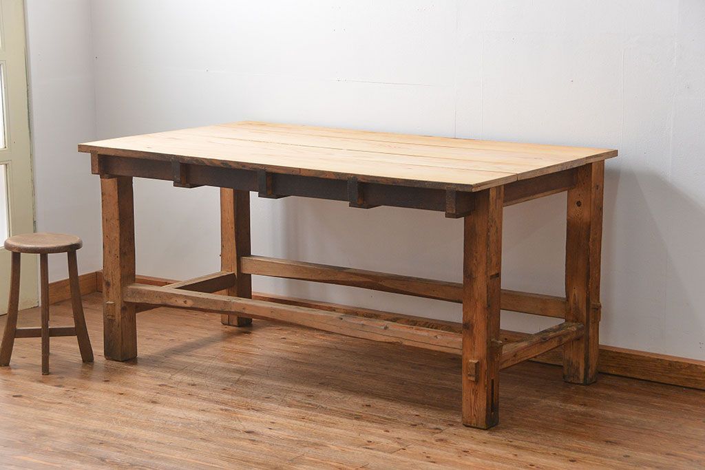 アンティーク家具　アンティークジャンクスタイル　使い込まれた無骨で重厚な作業台(テーブル)