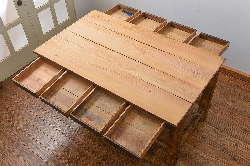 アンティーク家具　アンティークジャンクスタイル　使い込まれた無骨で重厚な作業台(テーブル)