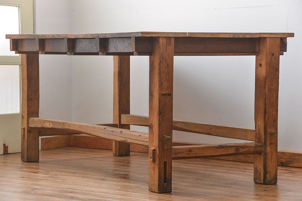 アンティーク家具　アンティークジャンクスタイル　使い込まれた無骨で重厚な作業台(テーブル)