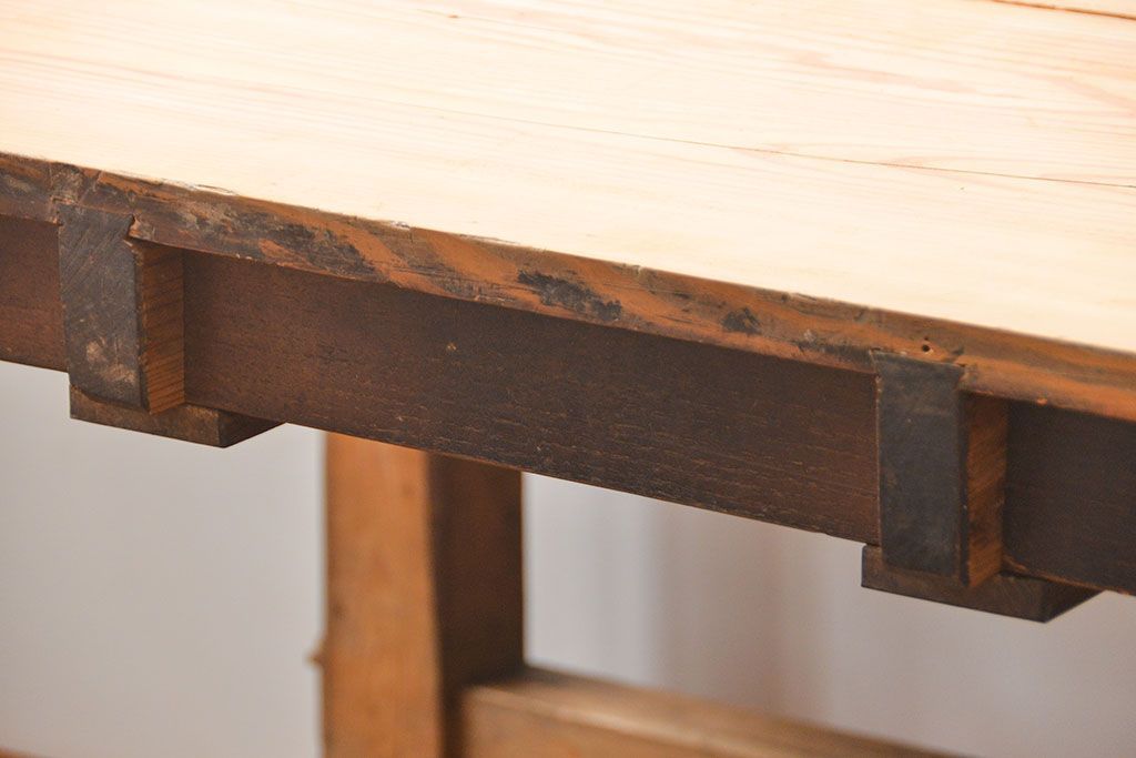 アンティーク家具　アンティークジャンクスタイル　使い込まれた無骨で重厚な作業台(テーブル)