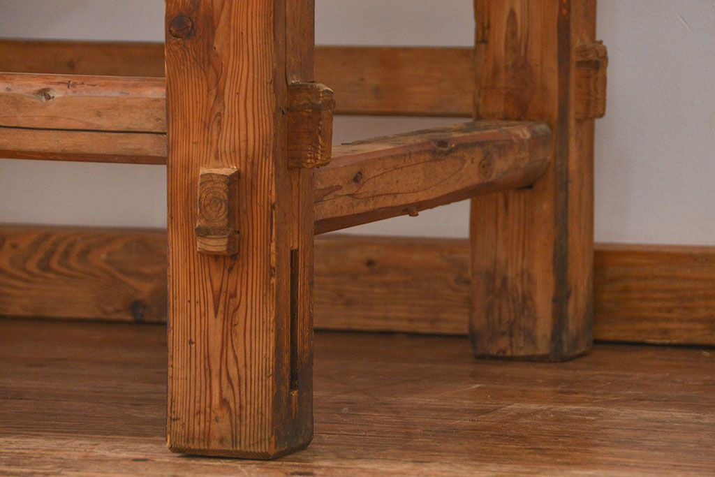 アンティーク家具　アンティークジャンクスタイル　使い込まれた無骨で重厚な作業台(テーブル)