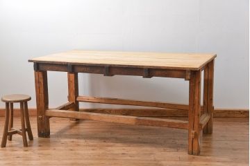 アンティーク家具　アンティークジャンクスタイル　使い込まれた無骨で重厚な作業台(テーブル)