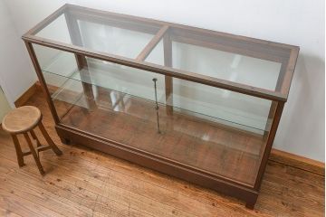 アンティーク家具　アンティーク 古いナラ材の大きなガラスケース(ショーケース、陳列棚)