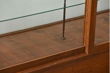 アンティーク家具　アンティーク 古いナラ材の大きなガラスケース(ショーケース、陳列棚)
