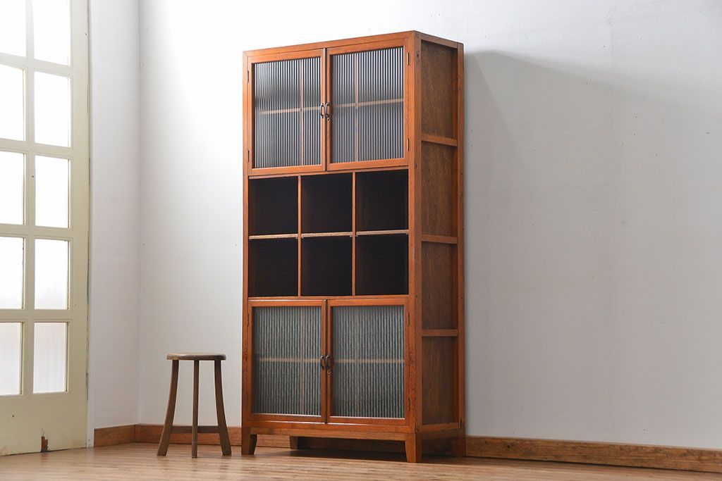 アンティーク家具　アンティーク 脚付きマス目収納棚(食器棚、本棚、升目棚)