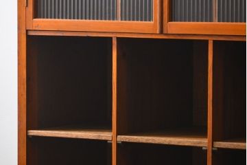 アンティーク家具　アンティーク 脚付きマス目収納棚(食器棚、本棚、升目棚)