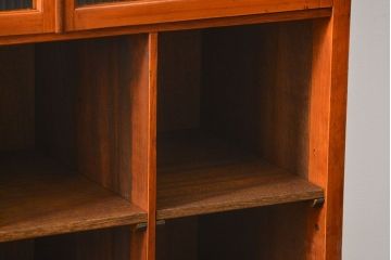 アンティーク家具　アンティーク 脚付きマス目収納棚(食器棚、本棚、升目棚)