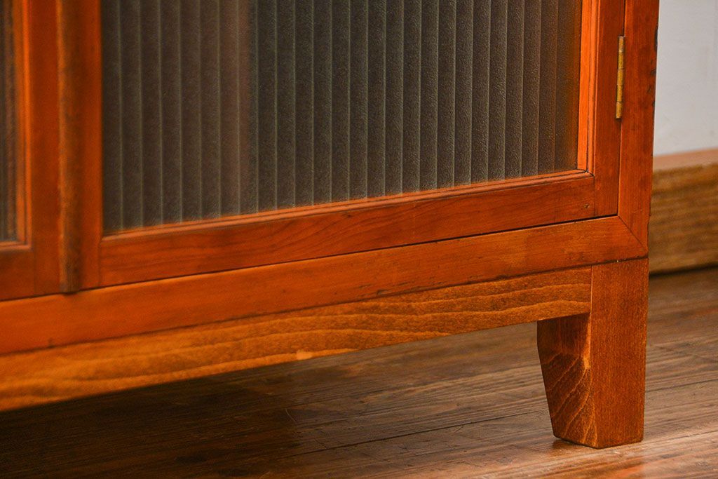 アンティーク家具　アンティーク 脚付きマス目収納棚(食器棚、本棚、升目棚)