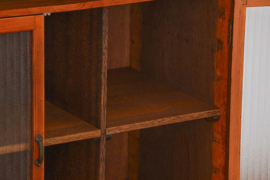 アンティーク家具　アンティーク 脚付きマス目収納棚(食器棚、本棚、升目棚)