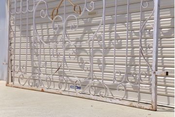 中古　大きなロートアイアンガーデンフェンス(1)(洋風フェンス、ヨーロッパ風フェンス、門扉、鉄柵)