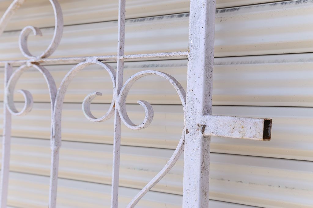 中古　大きなロートアイアンガーデンフェンス(1)(洋風フェンス、ヨーロッパ風フェンス、門扉、鉄柵)