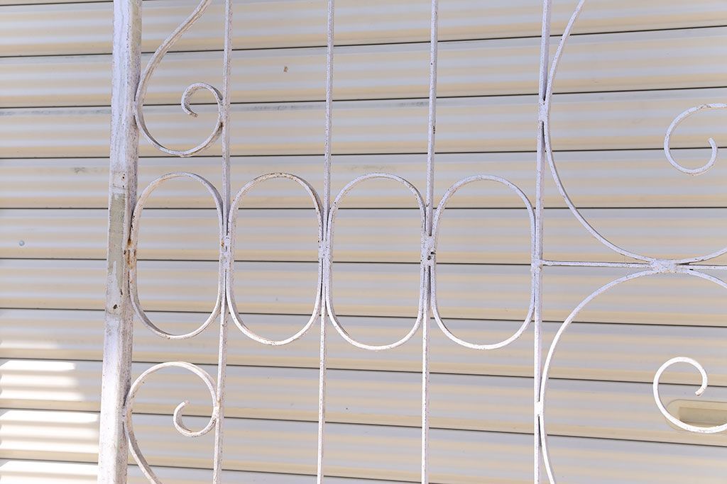 中古　大きなロートアイアンガーデンフェンス(1)(洋風フェンス、ヨーロッパ風フェンス、門扉、鉄柵)