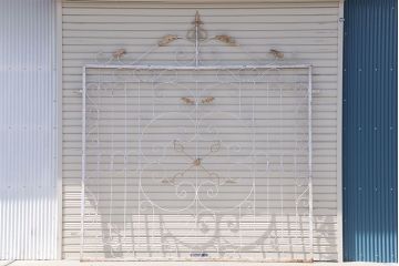 中古　大きなロートアイアンガーデンフェンス(1)(洋風フェンス、ヨーロッパ風フェンス、門扉、鉄柵)