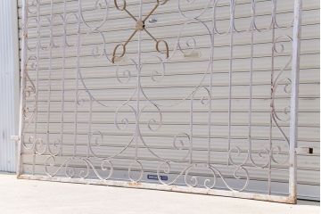 中古　大きなロートアイアンガーデンフェンス(2)(洋風フェンス、ヨーロッパ風フェンス、門扉、鉄柵)