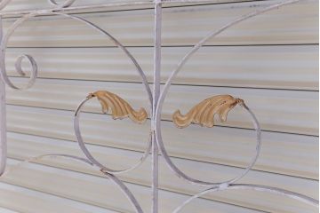 中古　大きなロートアイアンガーデンフェンス(2)(洋風フェンス、ヨーロッパ風フェンス、門扉、鉄柵)