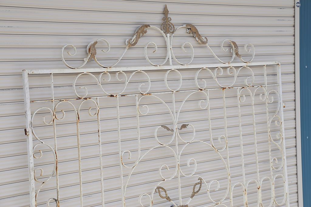 中古　ロートアイアンのガーデンフェンス(2)(洋風フェンス、ヨーロッパ風フェンス、門扉、鉄柵)