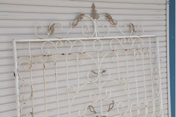 中古　ロートアイアンのガーデンフェンス(2)(洋風フェンス、ヨーロッパ風フェンス、門扉、鉄柵)