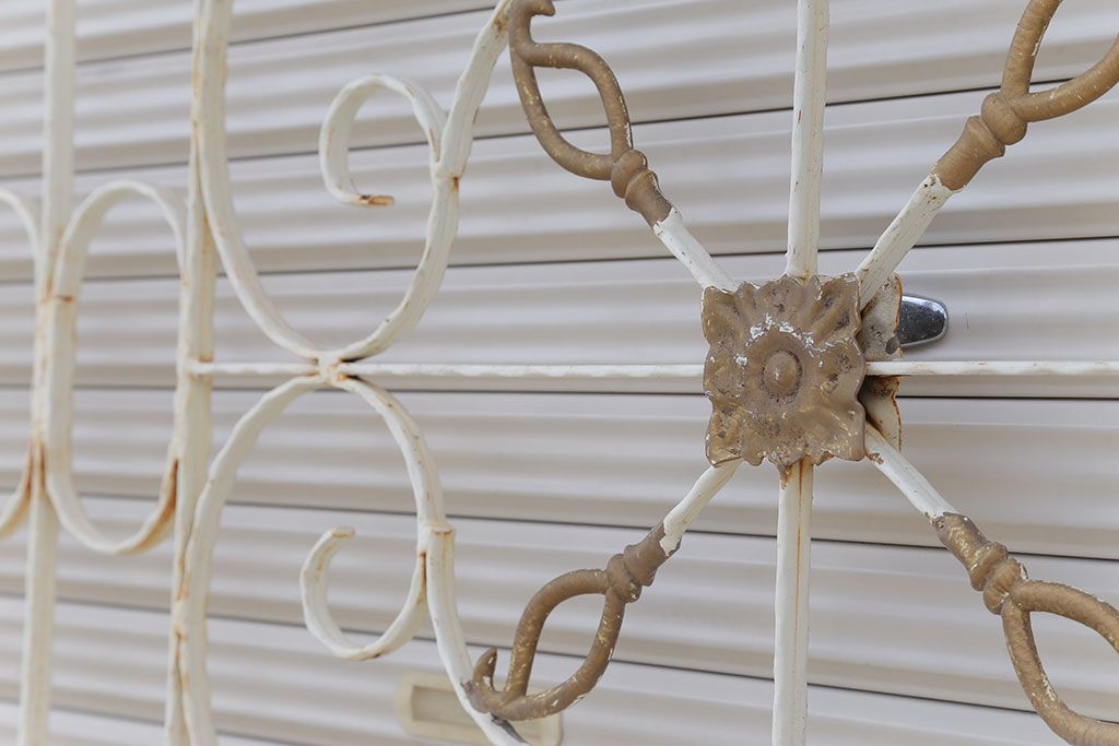 中古　ロートアイアンのガーデンフェンス(2)(洋風フェンス、ヨーロッパ風フェンス、門扉、鉄柵)