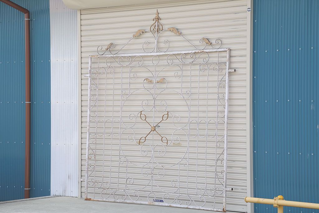 中古　洋風!大きなロートアイアンのガーデンフェンス(1)(ヨーロッパ風フェンス、門扉、鉄柵)