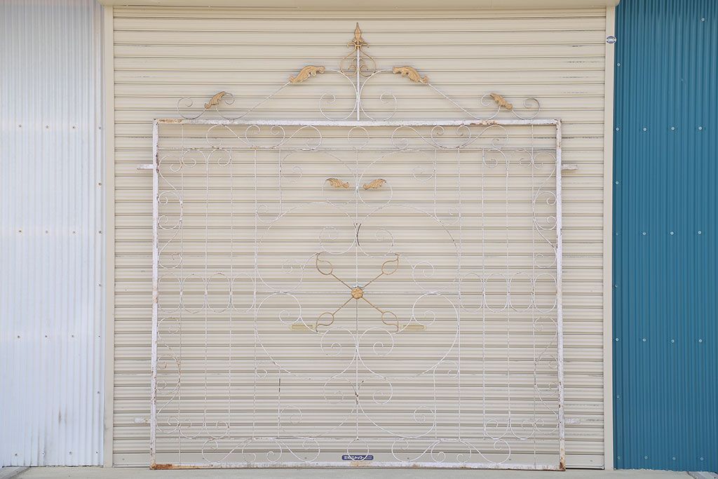 中古　洋風!大きなロートアイアンのガーデンフェンス(1)(ヨーロッパ風フェンス、門扉、鉄柵)