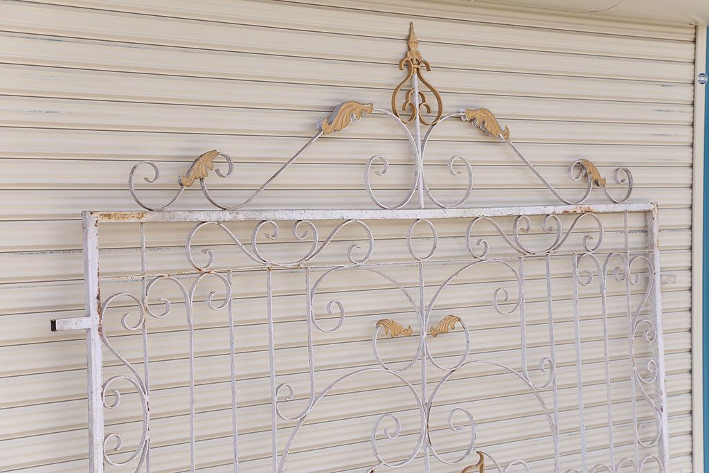 中古　洋風!大きなロートアイアンのガーデンフェンス(1)(ヨーロッパ風フェンス、門扉、鉄柵)