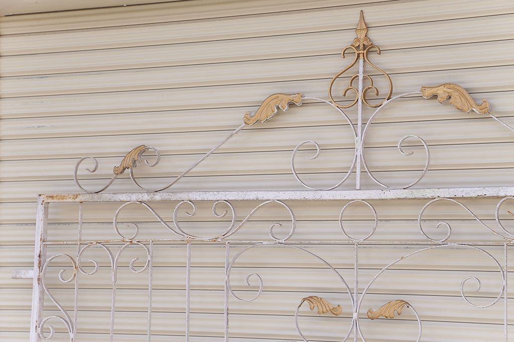 中古　洋風!大きなロートアイアンのガーデンフェンス(1)(ヨーロッパ風フェンス、門扉、鉄柵)