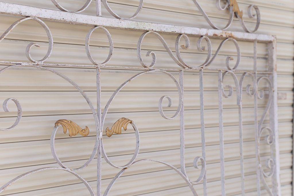 中古　洋風!大きなロートアイアンのガーデンフェンス(1)(ヨーロッパ風フェンス、門扉、鉄柵)