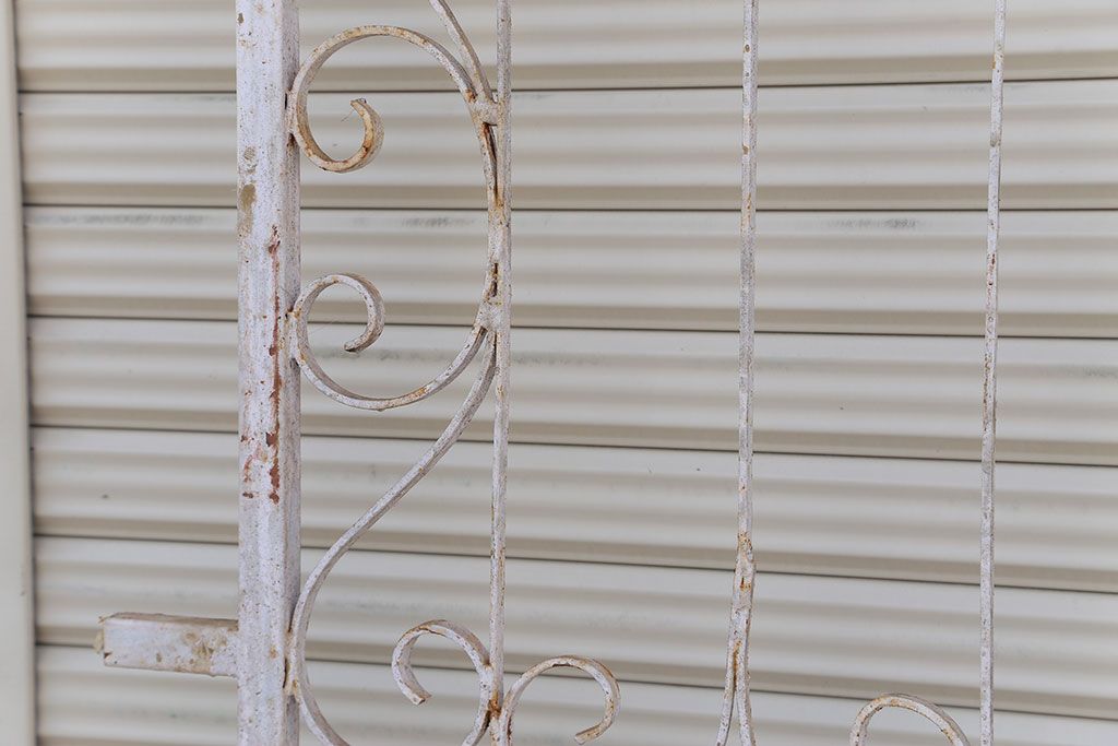 中古　洋風!大きなロートアイアンのガーデンフェンス(1)(ヨーロッパ風フェンス、門扉、鉄柵)