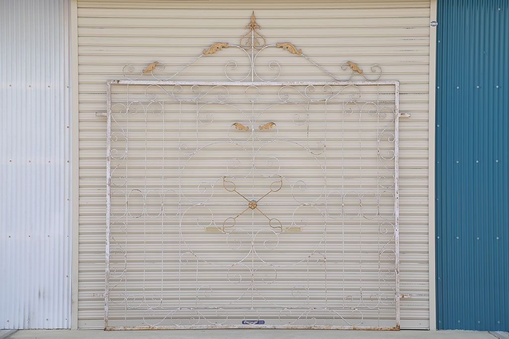 中古　洋風!大きなロートアイアンのガーデンフェンス(1)(ヨーロッパ風フェンス、門扉、鉄柵)