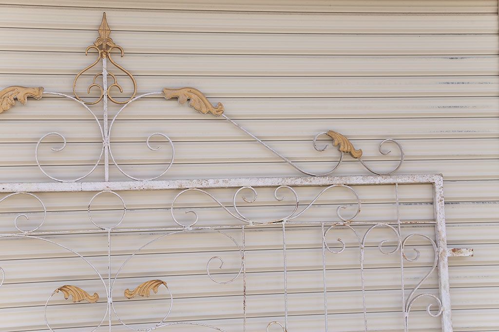 中古　洋風!大きなロートアイアンのガーデンフェンス(1)(ヨーロッパ風フェンス、門扉、鉄柵)