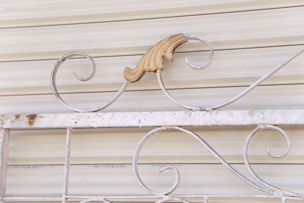 中古　洋風!大きなロートアイアンのガーデンフェンス(1)(ヨーロッパ風フェンス、門扉、鉄柵)