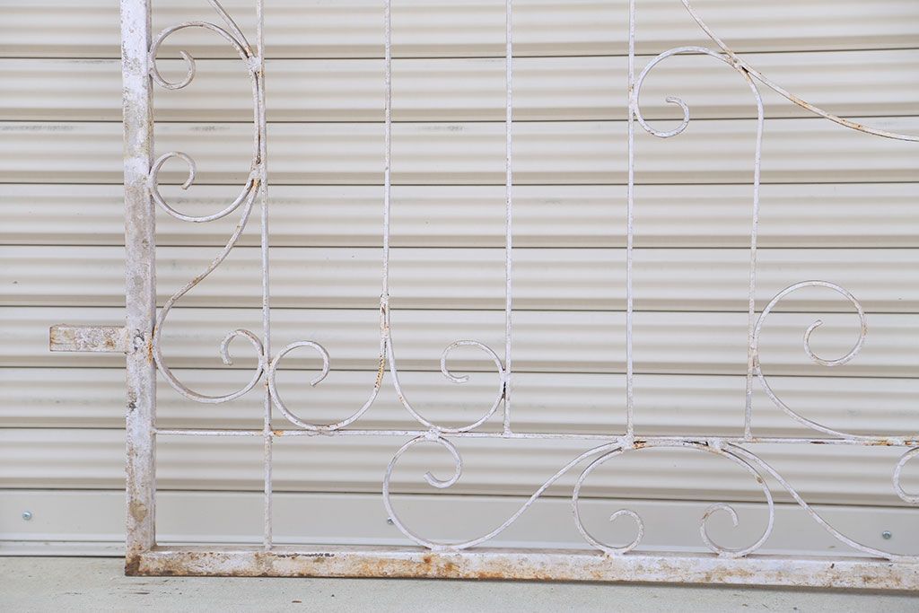 中古　洋風!大きなロートアイアンのガーデンフェンス(1)(ヨーロッパ風フェンス、門扉、鉄柵)