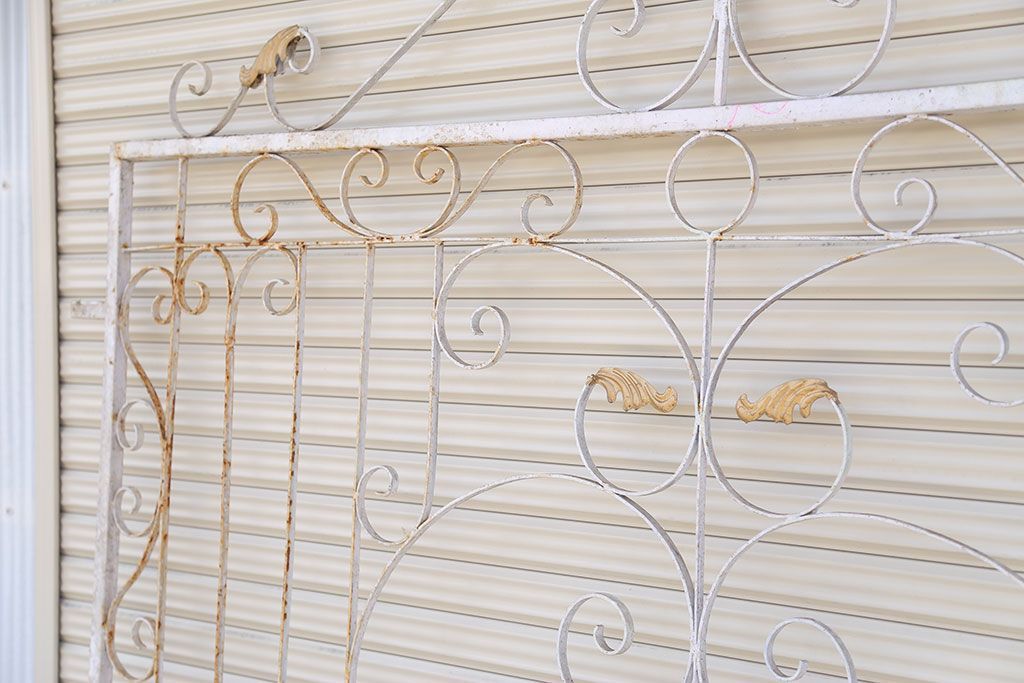 中古　大きなロートアイアンガーデンフェンス(8)(洋風フェンス、ヨーロッパ風フェンス、門扉、鉄柵)