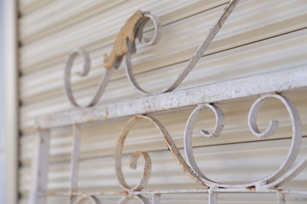 中古　大きなロートアイアンガーデンフェンス(8)(洋風フェンス、ヨーロッパ風フェンス、門扉、鉄柵)