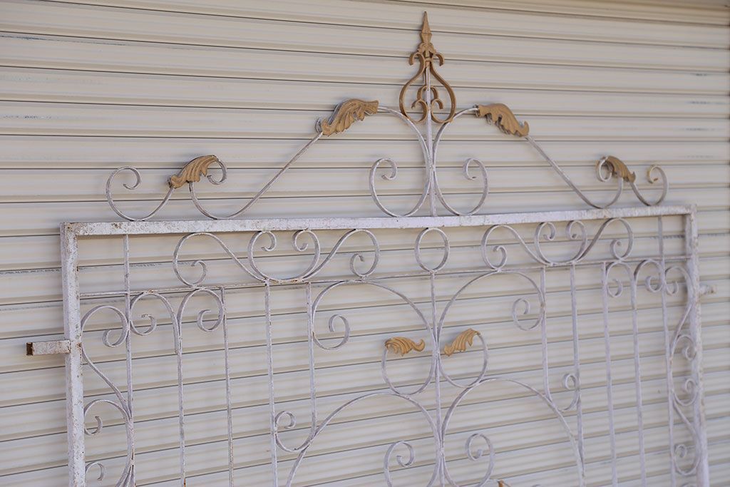 中古　洋風!大きなロートアイアンのガーデンフェンス(3)(ヨーロッパ風フェンス、門扉、鉄柵)