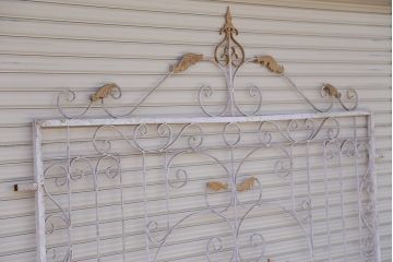 中古　洋風!大きなロートアイアンのガーデンフェンス(3)(ヨーロッパ風フェンス、門扉、鉄柵)