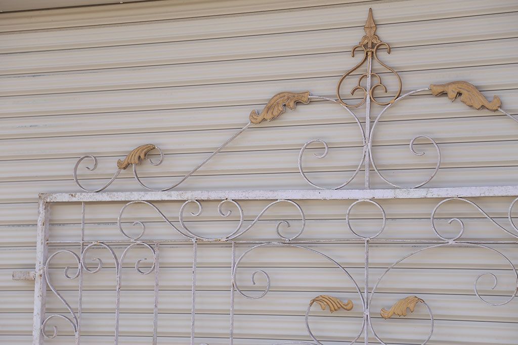 中古　洋風!大きなロートアイアンのガーデンフェンス(3)(ヨーロッパ風フェンス、門扉、鉄柵)