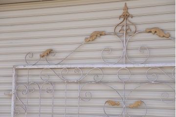 中古　洋風!大きなロートアイアンのガーデンフェンス(3)(ヨーロッパ風フェンス、門扉、鉄柵)