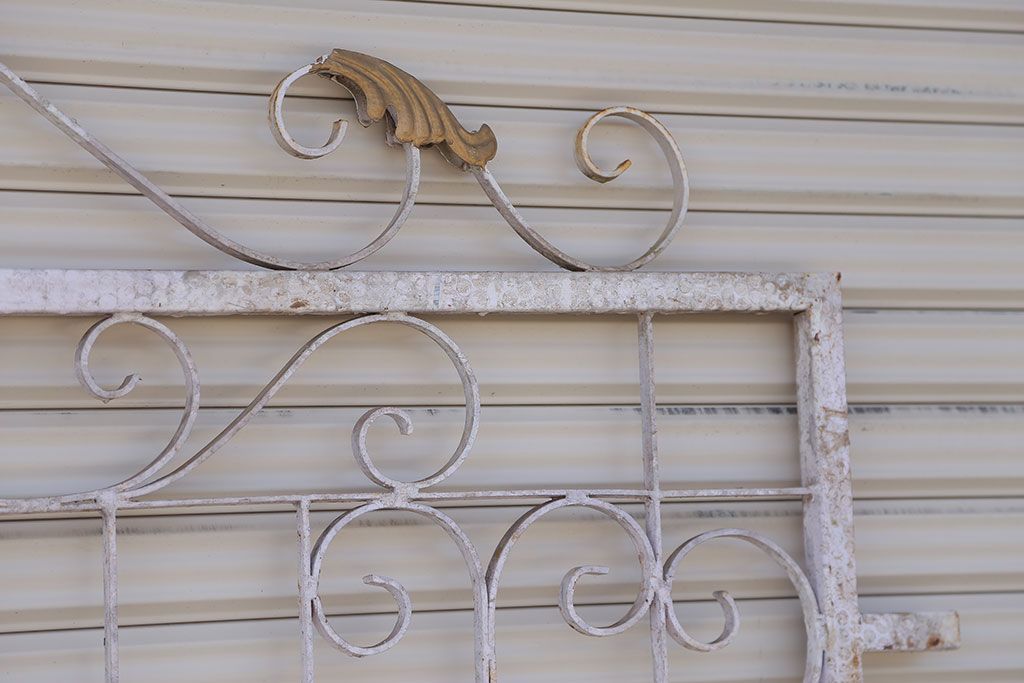 中古　洋風!大きなロートアイアンのガーデンフェンス(3)(ヨーロッパ風フェンス、門扉、鉄柵)