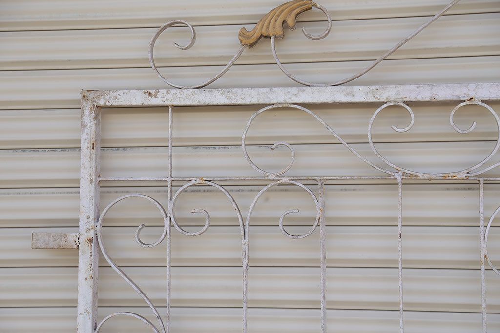 中古　洋風!大きなロートアイアンのガーデンフェンス(3)(ヨーロッパ風フェンス、門扉、鉄柵)