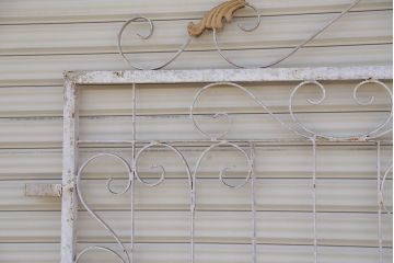 中古　洋風!大きなロートアイアンのガーデンフェンス(3)(ヨーロッパ風フェンス、門扉、鉄柵)