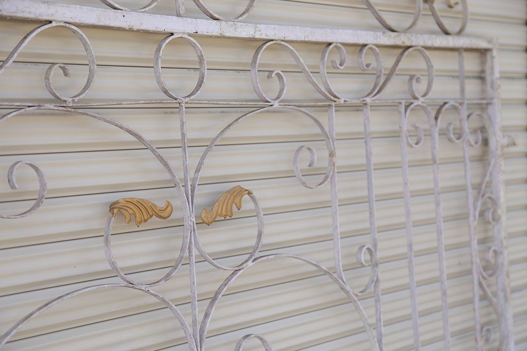 中古　洋風!大きなロートアイアンのガーデンフェンス(3)(ヨーロッパ風フェンス、門扉、鉄柵)