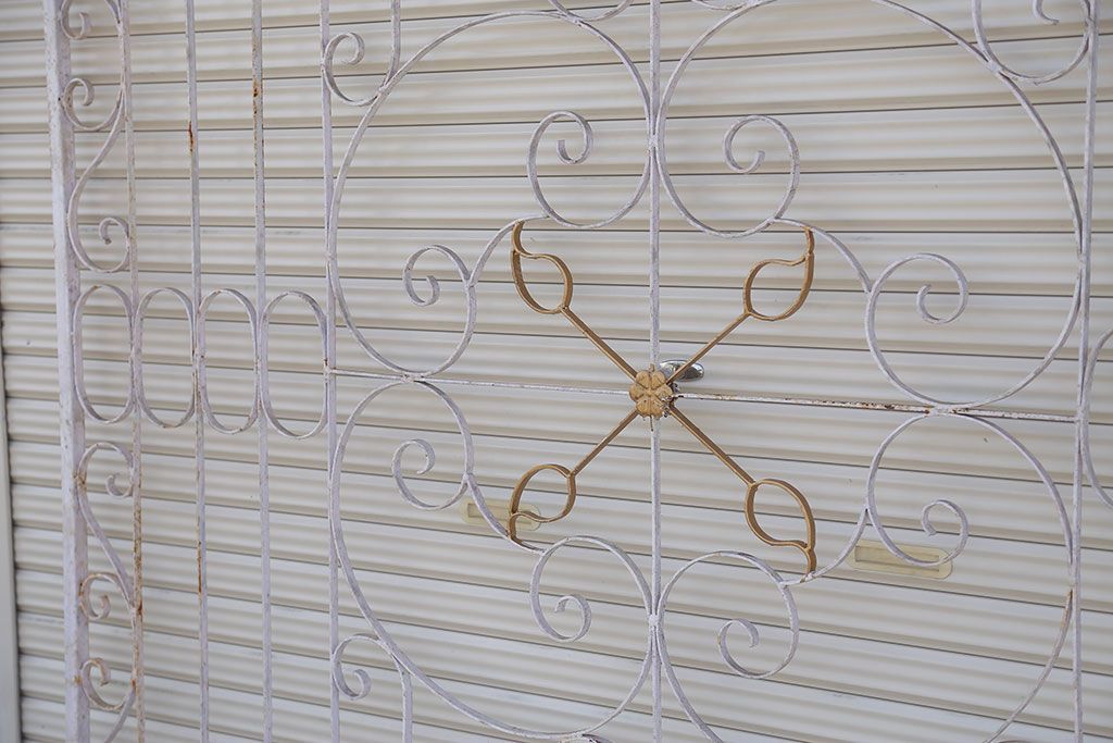 中古　洋風!大きなロートアイアンのガーデンフェンス(3)(ヨーロッパ風フェンス、門扉、鉄柵)